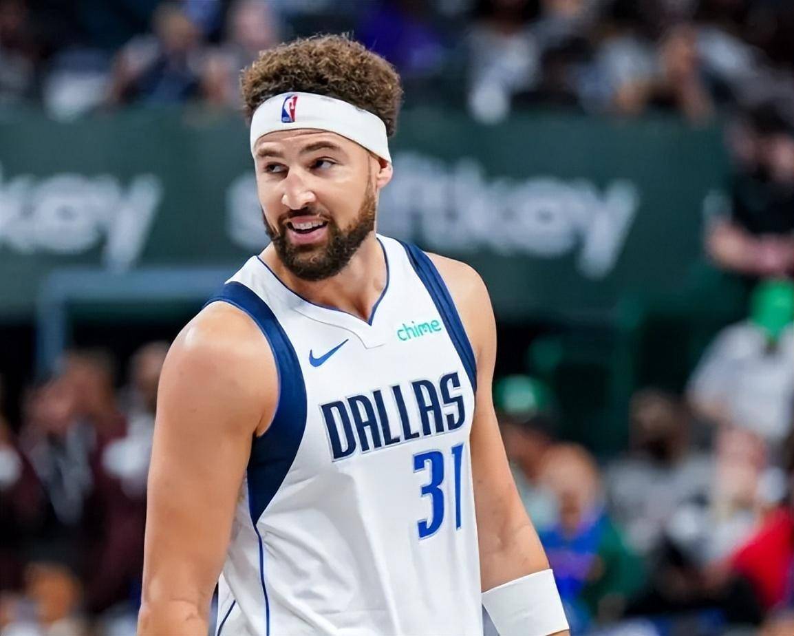 九游网页版-达拉斯独行侠训练开放日，赛前临场应变引欢呼，NBA常规赛在即，身体对抗强度拉满(达拉斯独行侠专区)